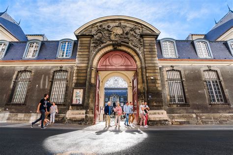   Le Musée des Beaux-Arts de Reims: En Resa Genom Konst och Historia i Champagne-Regionen!