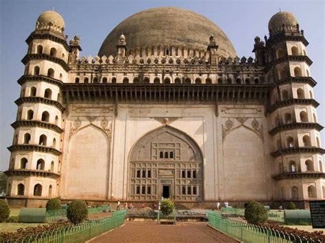  Gol Gumbaz - Den mystiska stenen och den fantastiska arkitekturen!