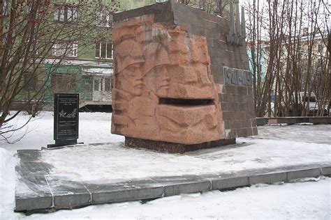 Memorial för krigsveteraner i Murmansk! Ett gripande monument och en påminnelse om historiens vikt.