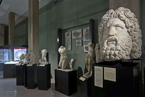 Museo Civico Archeologico di Siracusa: En resa genom Siciliens fascinerande historia!