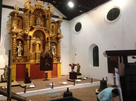 Museo de Arte Religioso: En Resa genom Kolumbians Andliga Historia!