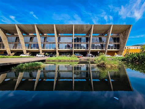 Museu de Arte Moderna do Rio de Janeiro: En ÖAsnativ Upplevelse av Modern Konst i Brasiliens Hjärtland!