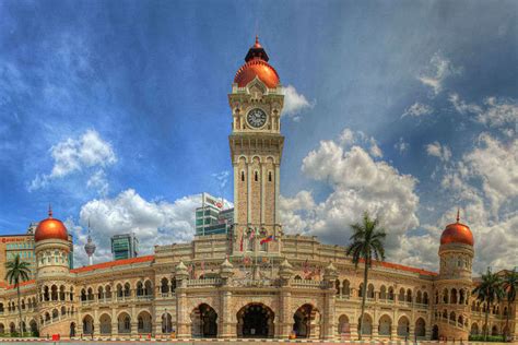 Sultan Abdul Samad Building! En Arkitektoniskjuvel och Historisk Skatt i Kuala Lumpur