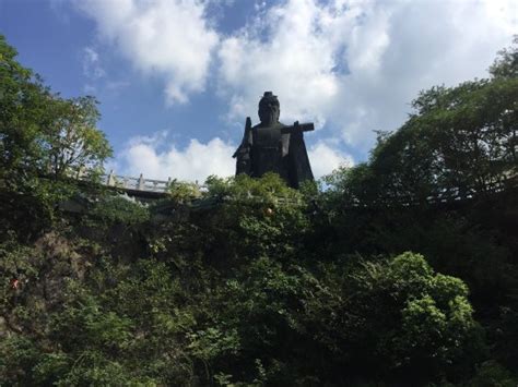  Tianmu Lake - En Mystisk Pärla och Semesterparadis för Själsfränder!