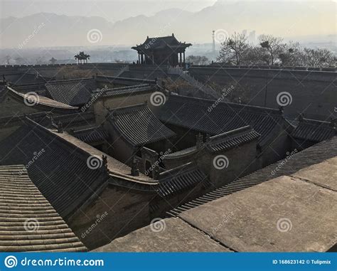  Wang Family Courtyard - En historisk oas av arkitektur och kultur i Linfen!