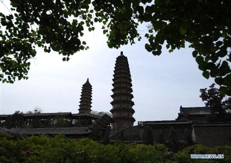 Wenfeng-Templet – En fascinerande oas av historia och lugn i Xintai!