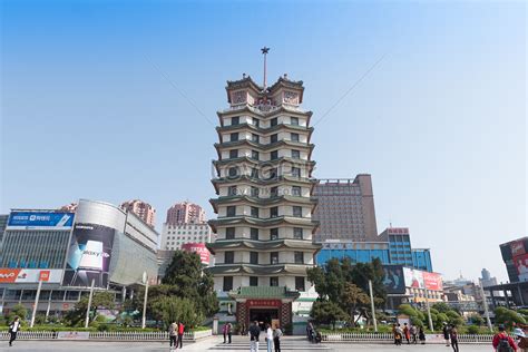  Zhengzhou Erqi Memorial Tower - En ikonisk symbol för revolutionär historia och en panoramautsikt över staden!